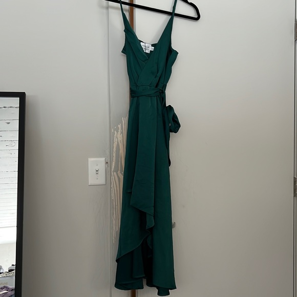 Hello Molly Green Midi Dress - Picture 1 of 3
